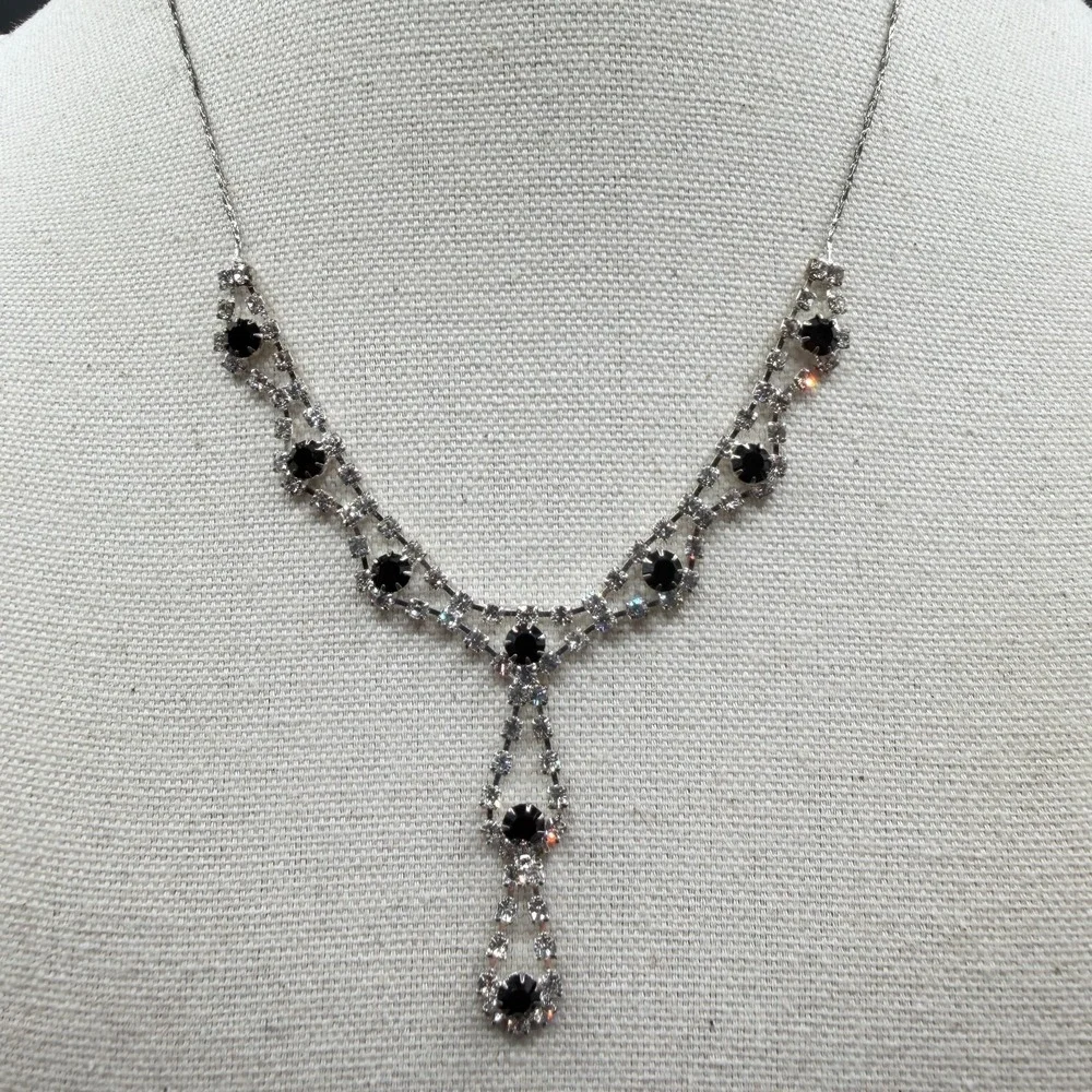 N/A elegant black